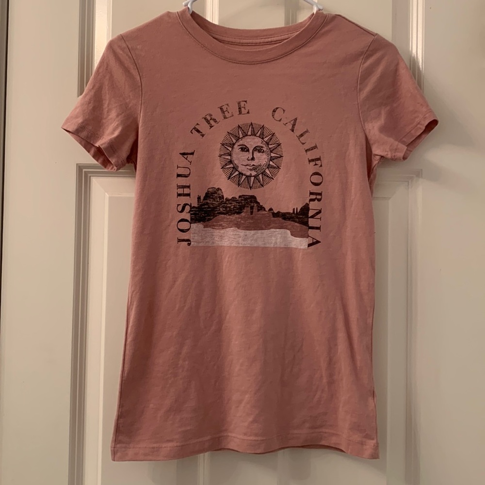 Aeropostale graphic tee size small